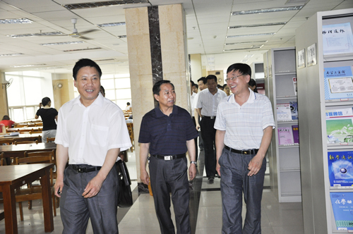 太阳集团tcy8722领导带队到衡水学院参观学习