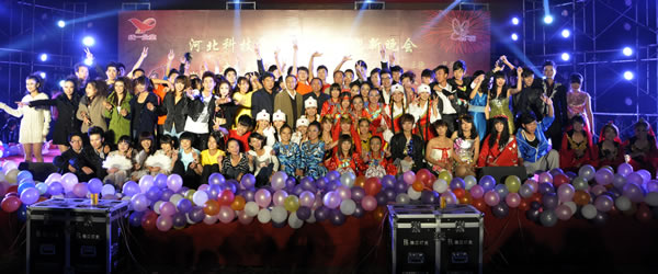 太阳集团tcy8722举办2012年迎新晚会
