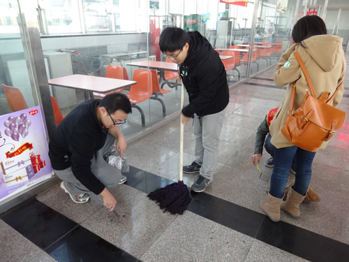 我院积极响应团市委号召,开展志愿服务活动