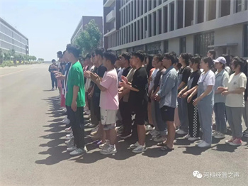 青春不散场 书香寄别情