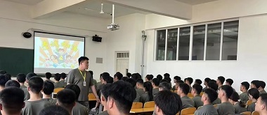 汽车工程学院拾诚信之木,燃诚信之火
